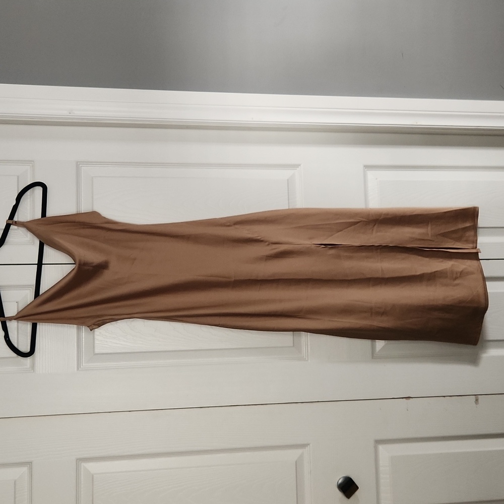 Chic Sleeveless Tan Maxi Dress